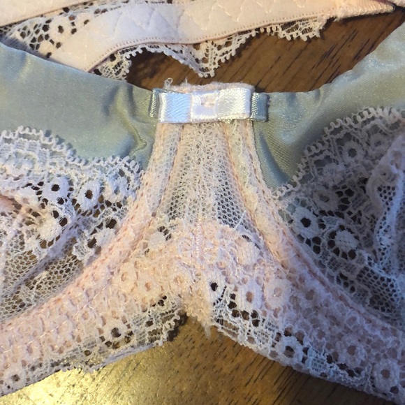 ✨NWOT✨Lace bra - Picture 4 of 4